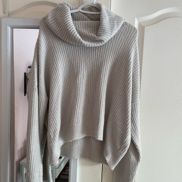 Seven Sisters Knit Turtle Neck - Picture 1 of 1